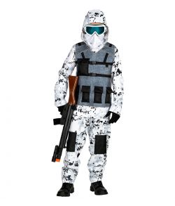 Soldat kostume med sne camouflage.