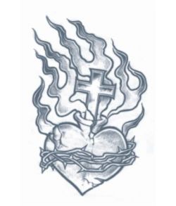 Flot kunstig tatovering med hjerte med flammer.