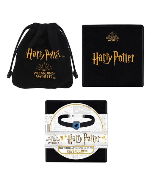 Sort choker med Ravenclaw våbenskjold i flot gaveæske. 