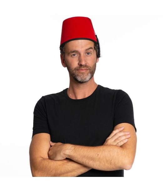 Flot rød Fez hat i filt med sort kvast.