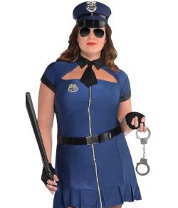 Politi kostume med kjole, hat, bælte, badge og handsker