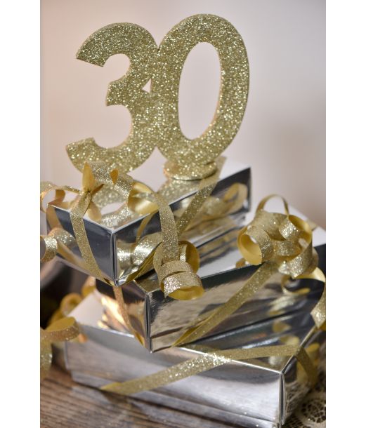 Borddekoration i guld glimmer, 30 år